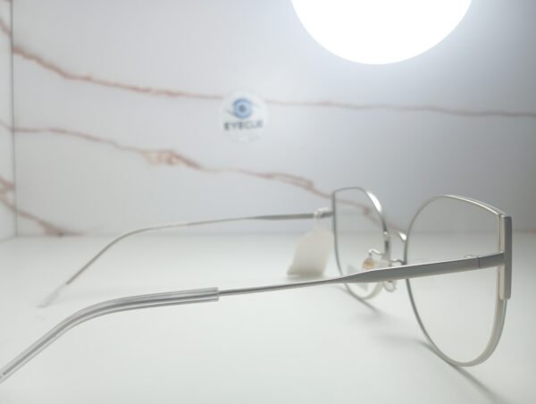metal frame - Image 2